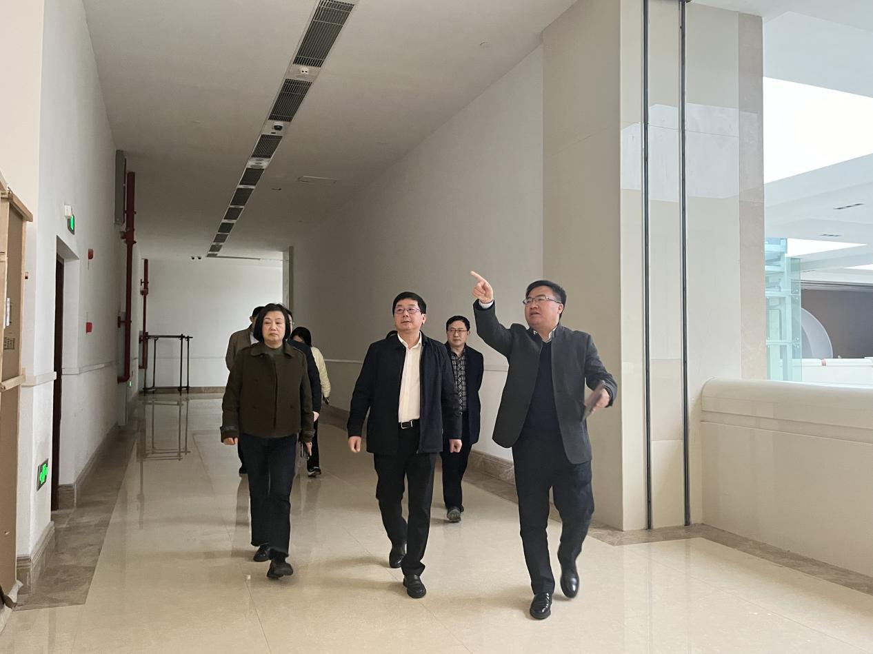 党委常委、副校长邹芙都调研校史文博场馆建设情况